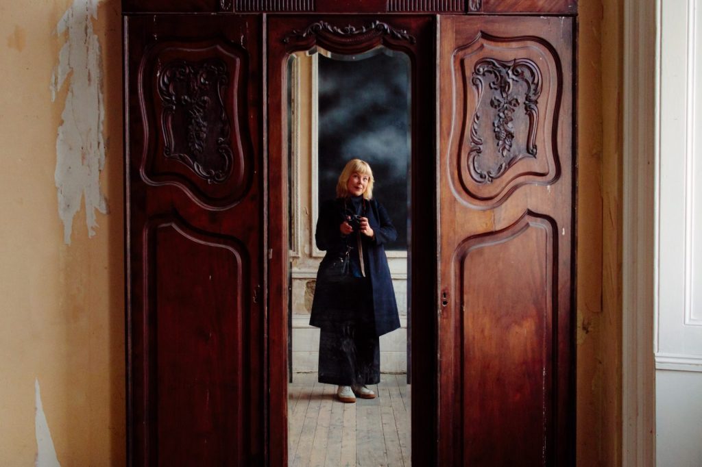 Mirror selfie at my favourite hotel in London. Which isn't a hotel anymore.